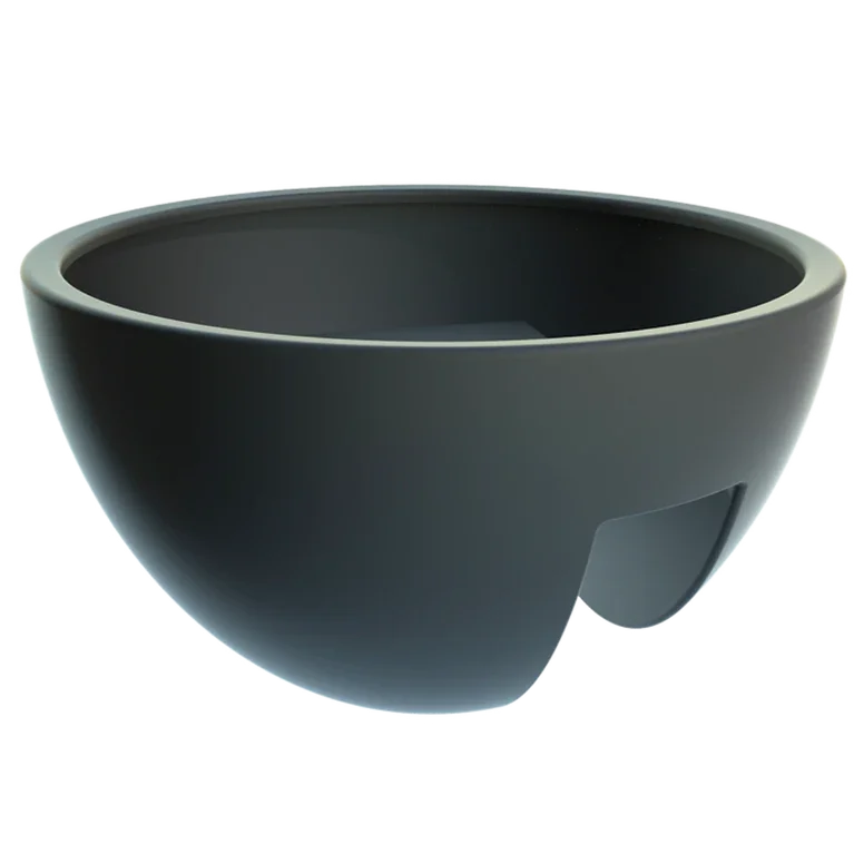 Eine eleganter, schwarzer, abgerundeter Blumentopf mit vertiefter Innenseite und ausgeschnittenem Griff, entworfen für moderne Ästhetik und Funktionalität.